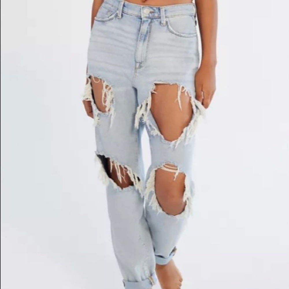Mom high rise urban outfitters ripped jeans